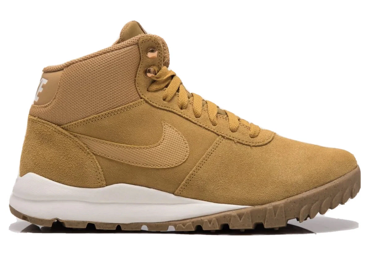 Nike suede hotsell boots