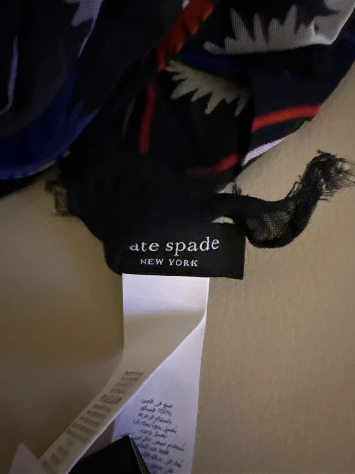 Bufanda viscosa oblonga flor pop de Nueva York Kate Spade $98. Nuevo en paquete con etiquetas Foto 3 de 3