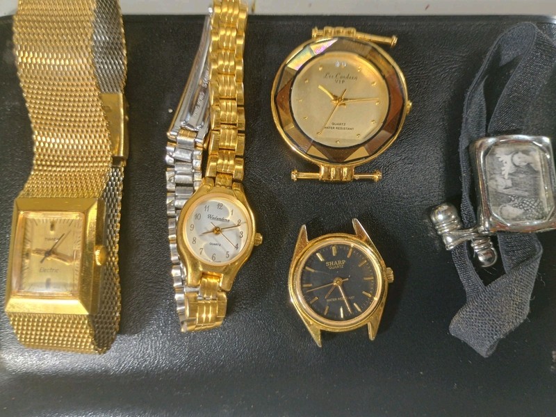 Lot of 4 Vintage  Wristwatches -timex Electra Valentino Lee Cardeen Sharp Gold 