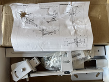Supporto da soffitto per proiettore bianco