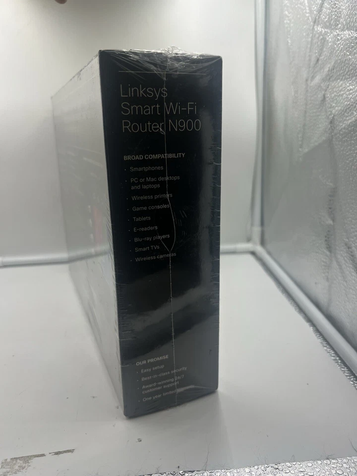 Cisco Linksys EA4500 N900 300 Mbps 4-Port 10/100 Dual Band Wireless N Router - Image 4 of 4