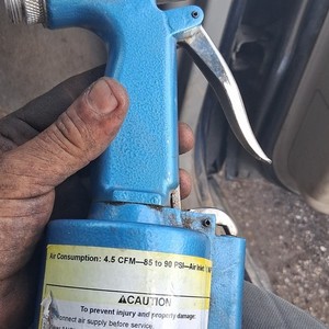 Central Pneumatic 93458 Blue Air Hydraulic Rivet Gun Riveter Tool