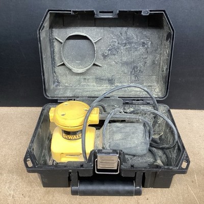 DeWalt 1/4 Sheet Heavy Duty Palm Grip Sander - Dw411 w Dust Bag & Hard Case