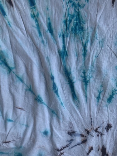 adult medium V neck tye dyed tee shirt - Picture 5 of 5
