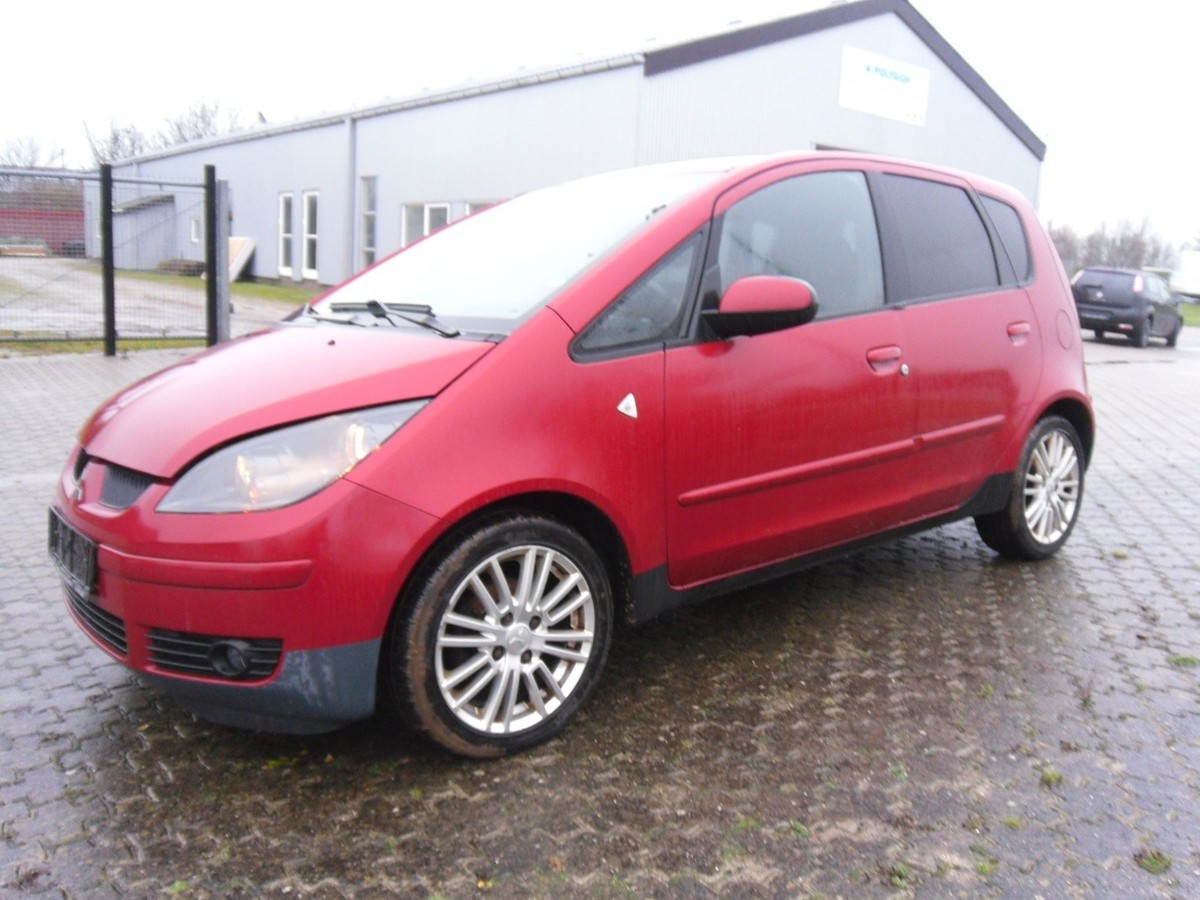 Mitsubishi colt 1 Mitsubishi colt 1