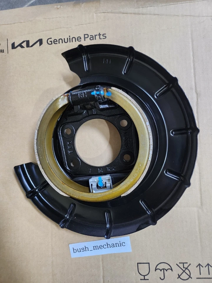 Juego de placas de freno de estacionamiento GENUINAS OEM Hyundai Kia izquierda y derecha Sportage Foto 2 de 4