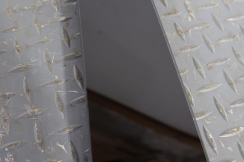 16-20 Tesla Model X Right Exterior B Pillar Glass Trim (1032364-00-C) Repaired - Picture 4 of 17