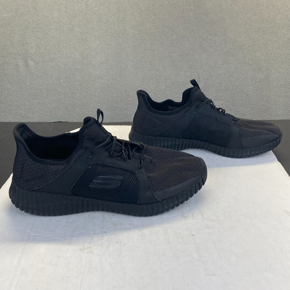 Skechers Mens Memory Foam Sneakers Comfort Shoes Size 10.5  display picture 1
