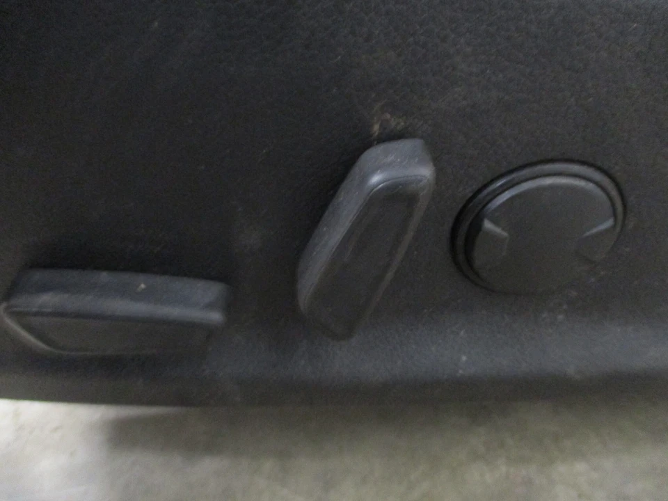 2015-2018 Ford Focus ST RECARO Front Leather Seats LH & RH Side OEM LKQ - Image 4 of 4