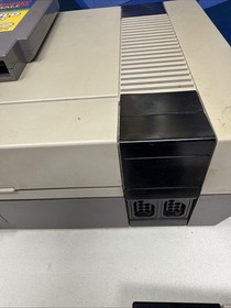 Nintendo Entertainment System NES Sports Set Console w zapper & 6 controllers