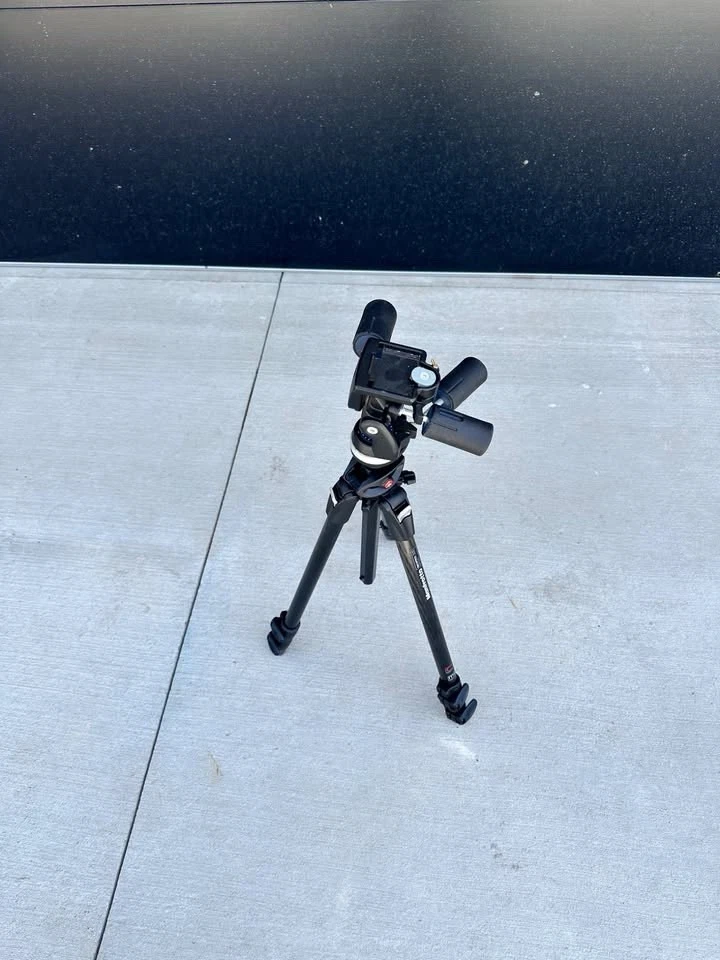 Carbon Fiber Tripod with Tripod Head and Bag - Image 4 of 4