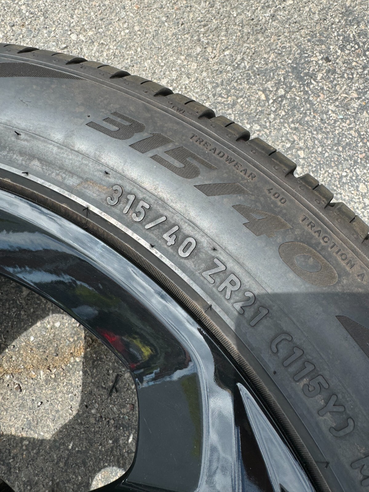 Lamborghini OEM Urus Rims With Pirelli Wheels 