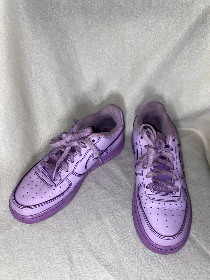 Кроссовки Nike женские фиолетовые размер женские 7 мужские размер 5 сиреневые Air Force 1's - Изображение 3 из 4