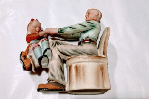 Figurine vintage Shafford Chine Japon peinte à la main père avec fille sur genoux - Photo 1/2