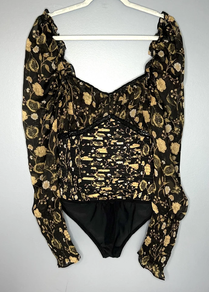Body feminino Free People brunch data L preto dourado floral manga folhada transparente - Imagem 4 de 4