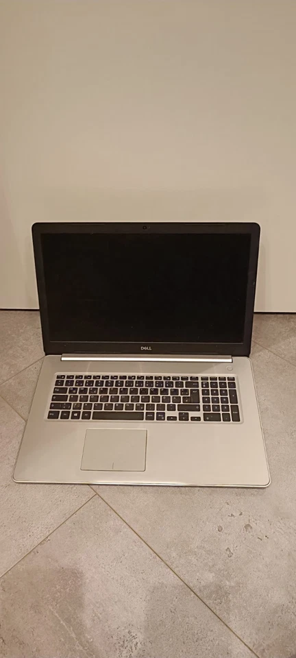 Dell Inspiron 5770 - 17 pollici - Core i5 8th - 1 TB HDD - 8 GB RAM - computer portatile notebook - Immagine 2 di 4