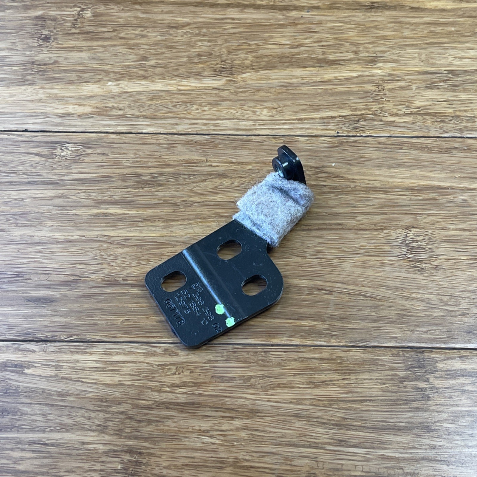 2017-2023 Rolls Royce Dawn RR6 Right Angle Bracket Unit 51137396398 Genuine OEM