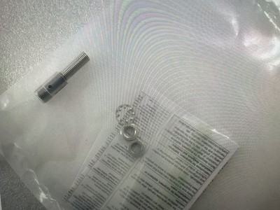 ONE NEW   E2E-X1R5E1-M1 Proximity Sensor with Hexagon Nuts *vv