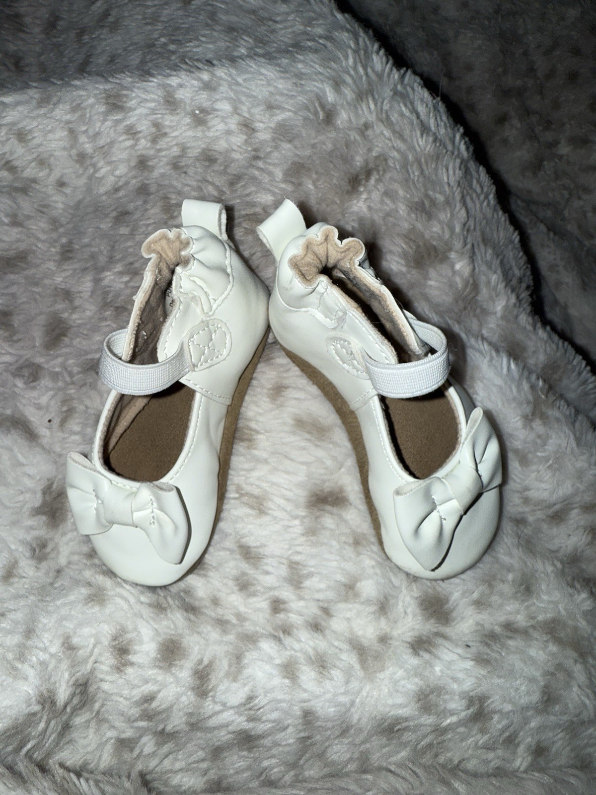 Infant Girl Robeez Brand White Bow Flats Size 0-6 months