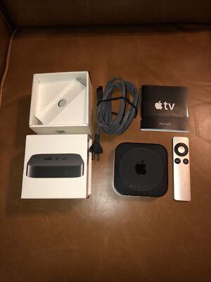 Apple TV (3rd Generation) HD Media Streamer - A1469.-- Bundle - Fully Functional