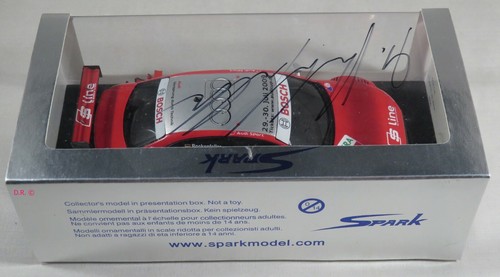 AUDI A4 DTM #11 Mike Rockenfeller TEAM ROSBERG 2009 with signed box!! SPARK 1:43 - Picture 2 of 5