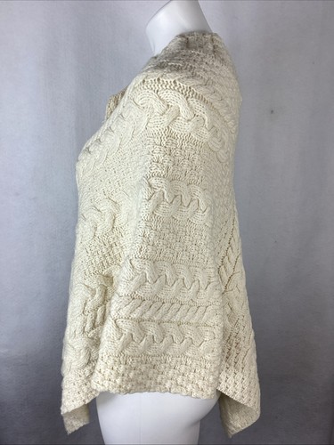 Carriagdonn Made in Ireland Chunky Cable Knit poncho 100% Wool One Size. - Picture 2 of 7