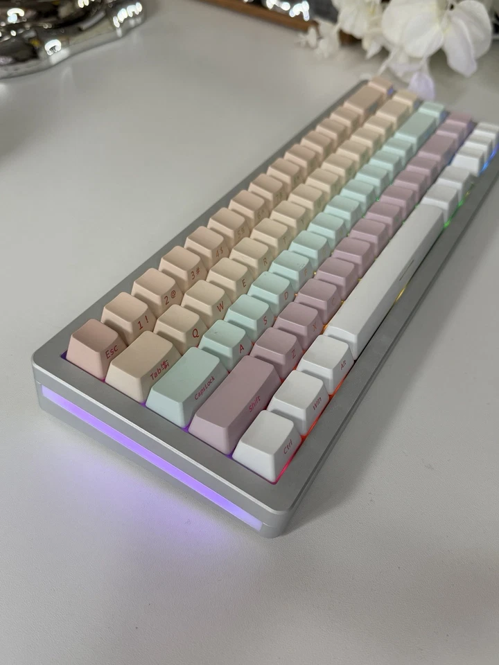 Xinmeng M67 65% Macaron Gasket Aluminum Wireless Gaming RGB Mechanical Keyboard - Image 2 of 4