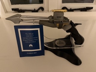 Franklin Mint Star Trek Klingon Disruptor “Beak Nose” 30th Anniversary 1997 TNG