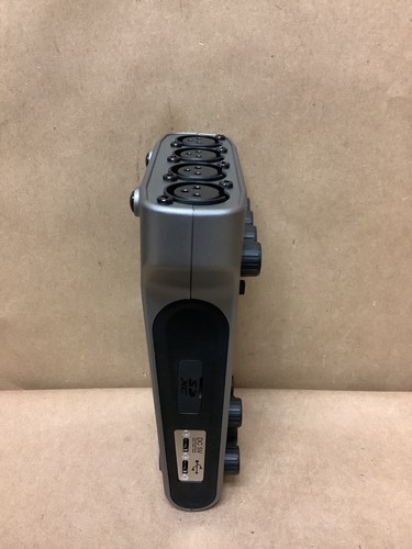 ZOOM PODTRAK P4 PORTABLE RECORDER (B42002579) - Picture 4 of 12