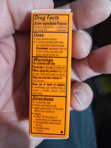 La Roche-Posay 50 Face Mineral Anthelios Sunscreen 0.17 Fl Oz. Exp 9/24 - Picture 4 of 5