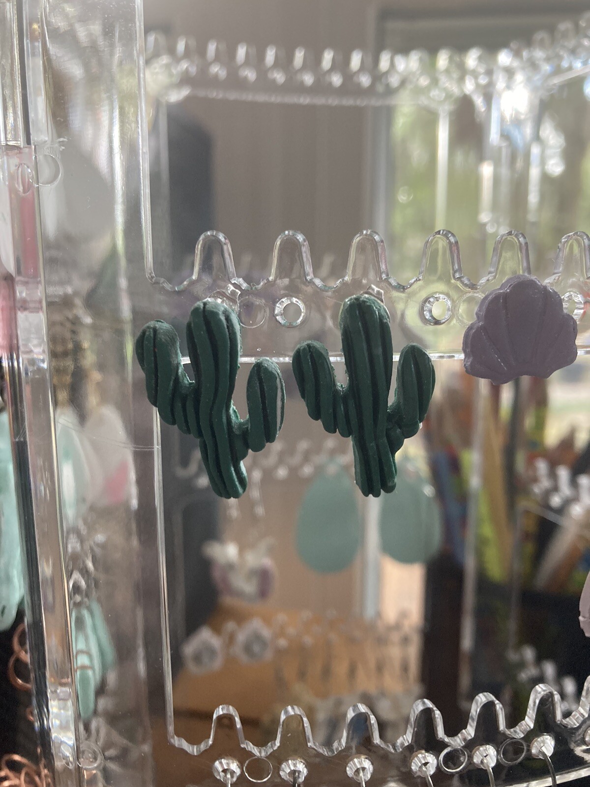 Elegant women's earrings for any occasion-image