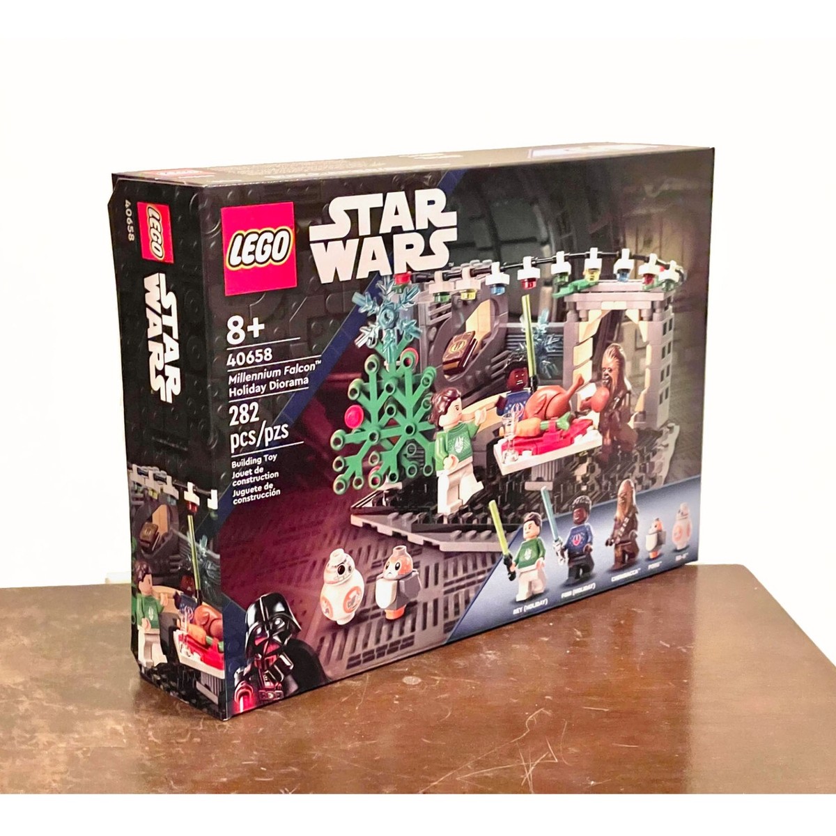 LEGO Star Wars 40658 Millennium Falcon Holiday Diorama NIB in Hand