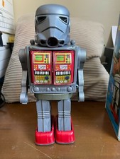 Vintage Star Robot Battery Operated Toy/Box - Hong Kong  Extra Robot