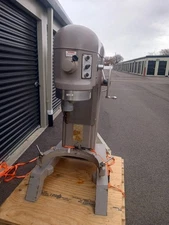 Hobart H-600T Commercial Pizza Dough Mixer 60QT 3PH 1HP 440v