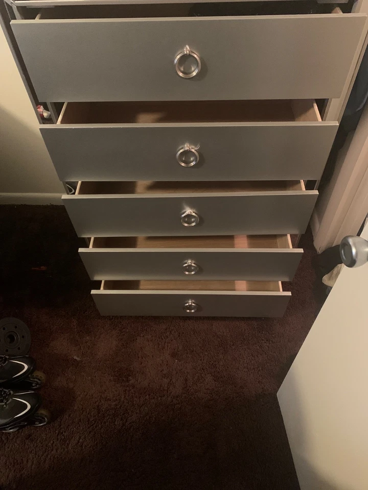 Cómoda con marco de espejo nueva Foto 3 de 4