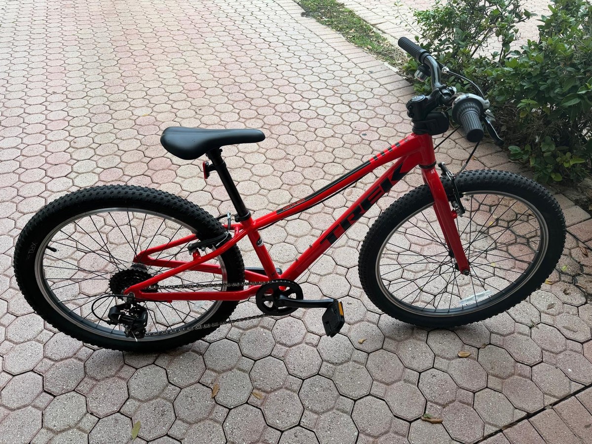 Trek Precaliber 24 Kids Bike,Red/Black,RiserBar,7 Spd,Shimano