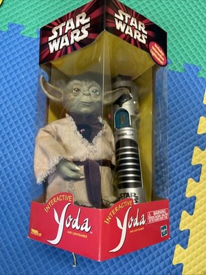 2000 Star Wars Interactive Yoda And Lightsaber  NEW NIB