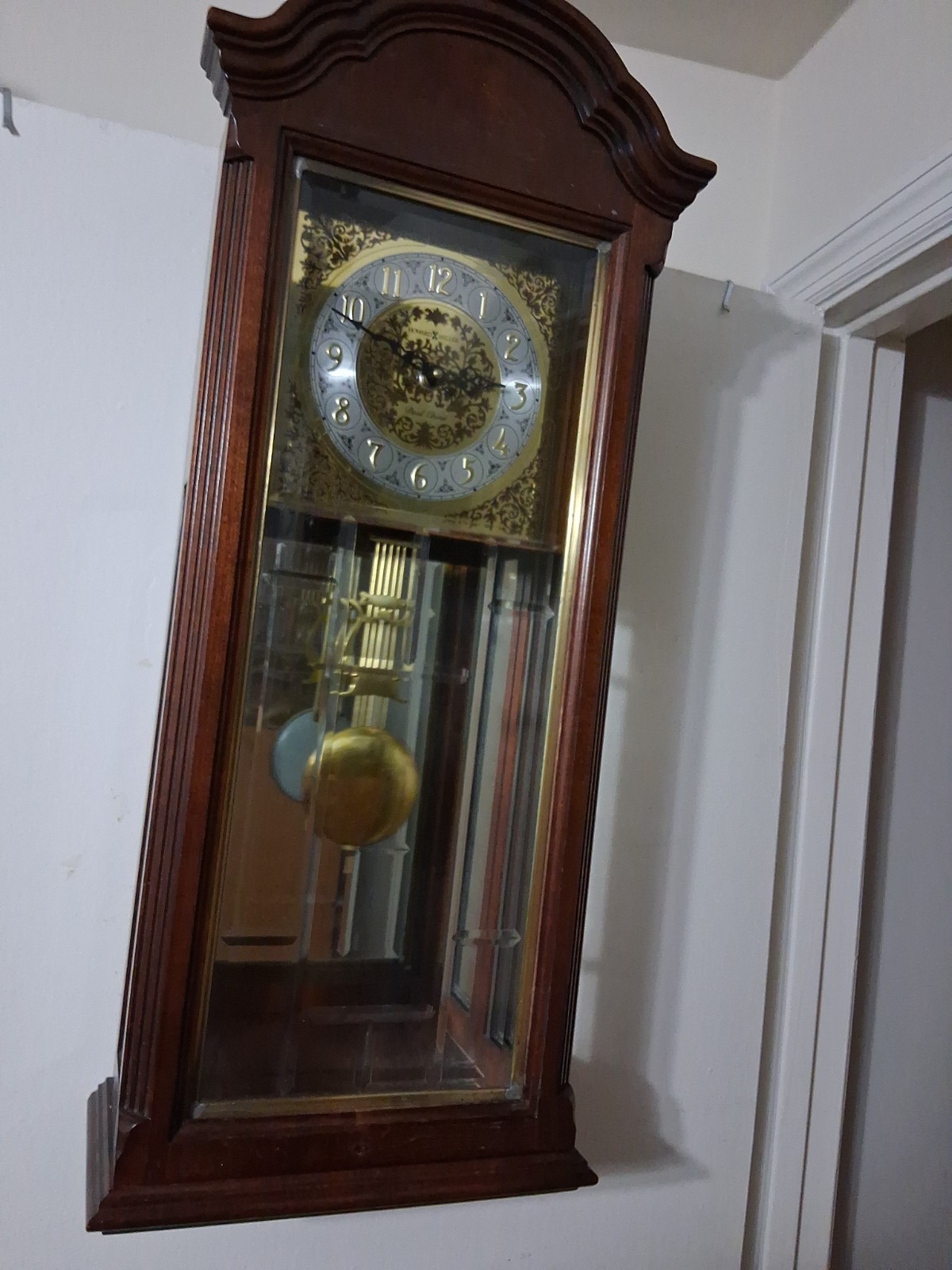 Vintage Howard Miller Wall Clock W/ Etched Glass And Leaded Bezel And Side Glass