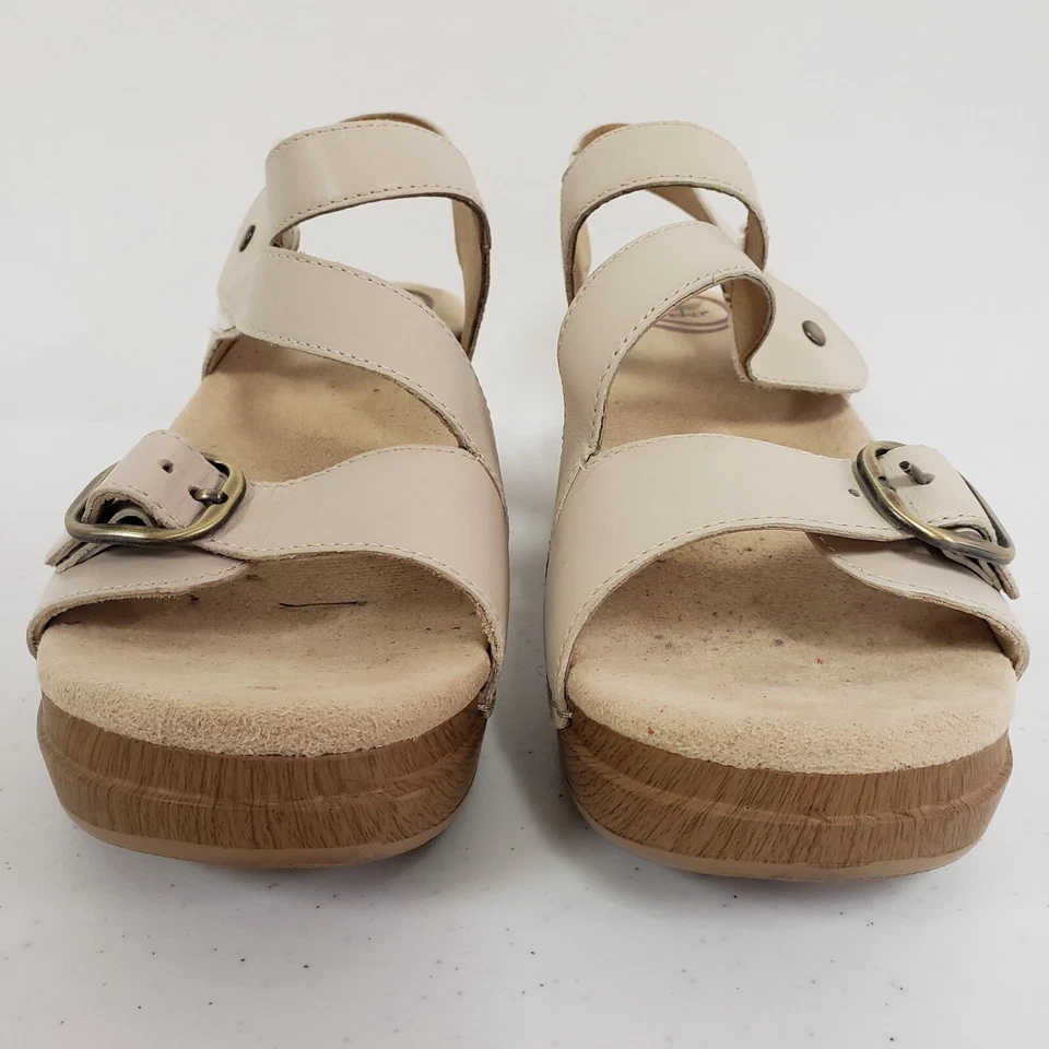 Sandálias femininas Dansko de couro Shari com tiras tamanho 9,5 EUA 40 UE bege - Imagem 2 de 4
