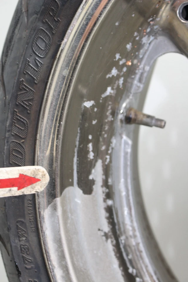 Llanta trasera Suzuki GSXR750 GSX-R750 1998-1999 Foto 4 de 4