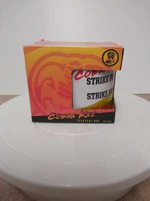 Cobra Kai Kaffeebecher - Strike First Strike Hard No Mercy