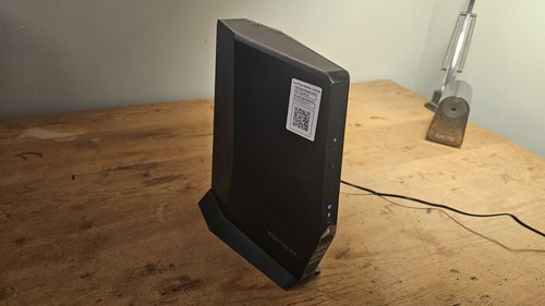 NETGEAR CAX30-100NAR AX2700 Nighthawk DOCSIS 3.1 2.7Gbps WiFi Cable Modem Router - Picture 3 of 4