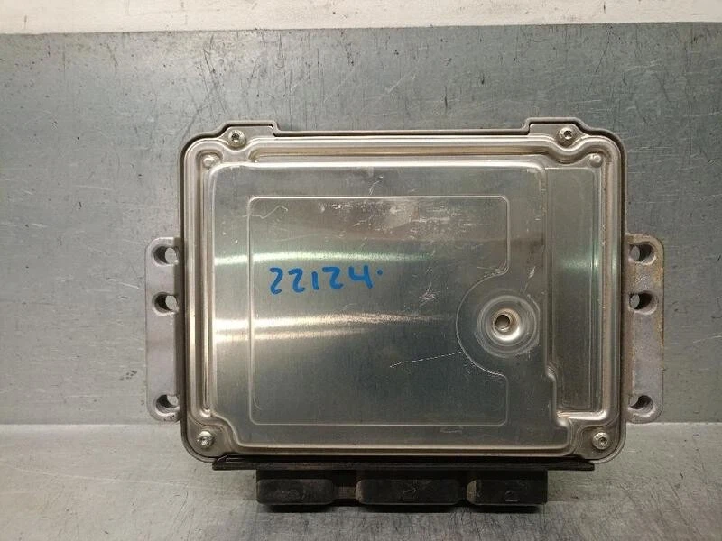 8200527725 centralina motore per RENAULT MEGANE II STATION WAGON (KM0 1 ) 1.9 - Immagine 2 di 4