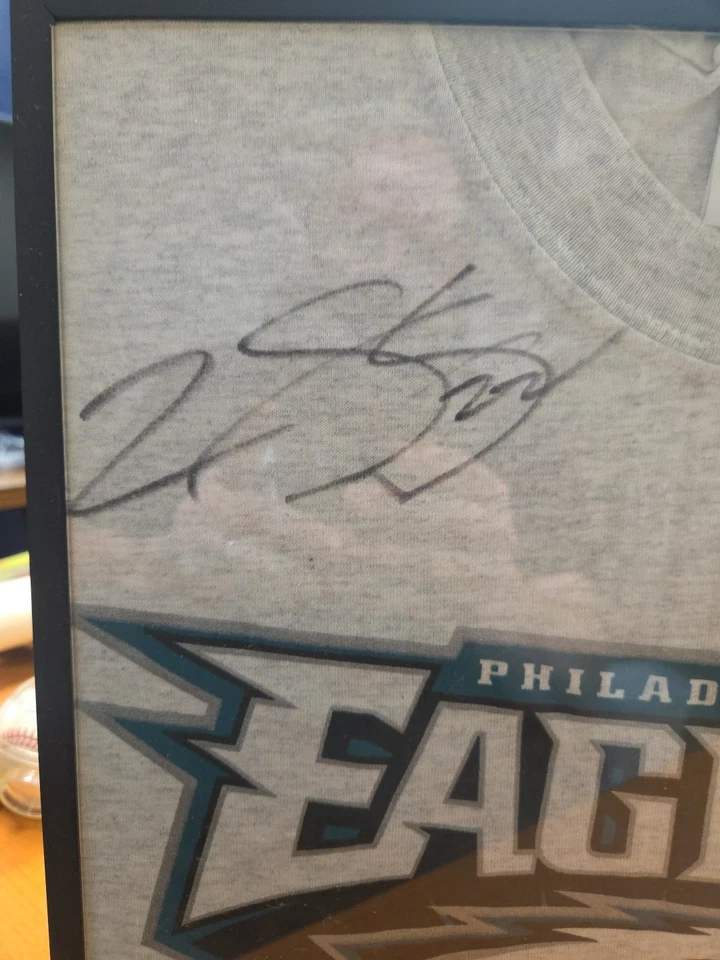 Рубашка с автографом Philadelphia Eagles Duce Staley Hugh Douglas в рамке - Изображение 2 из 4