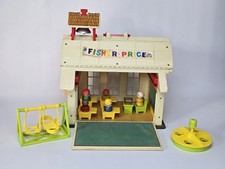 Vintage Fisher Price Little People 923 Play Family School House