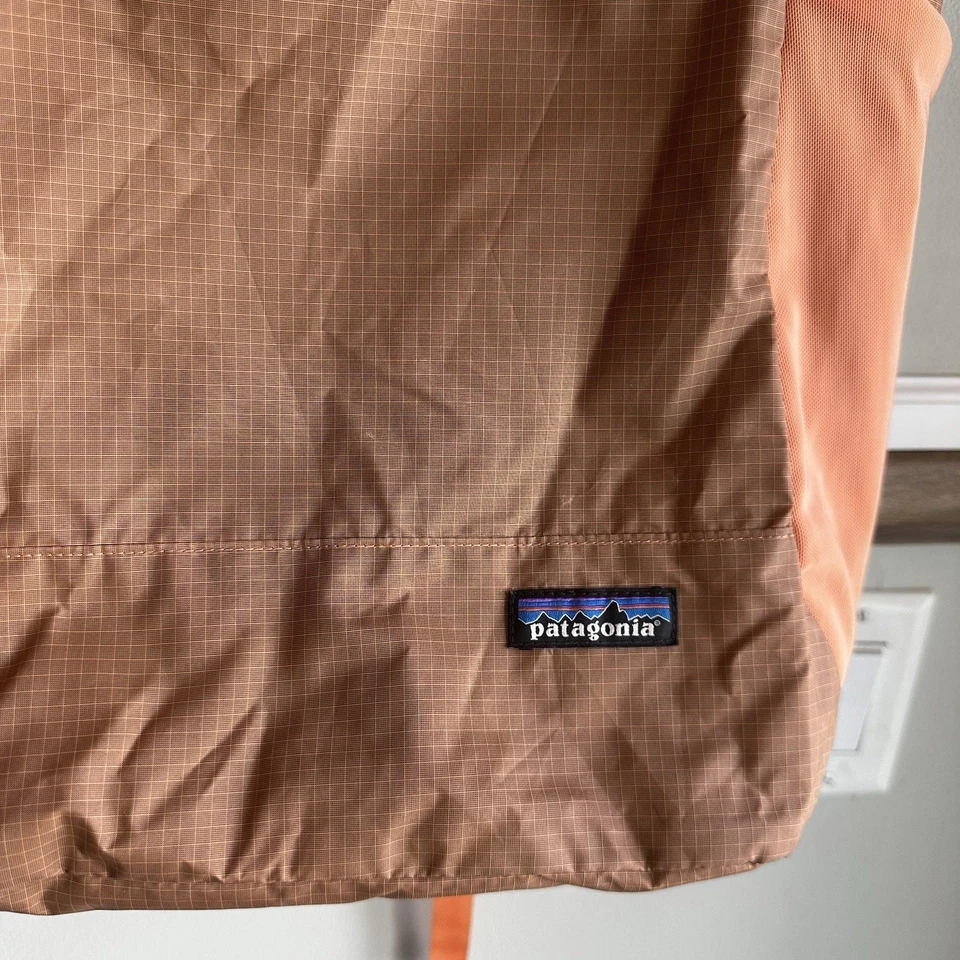 Bolso de Mano Patagonia Ultraligero Agujero Negro 27L 48809 Marrón Cilantro Foto 2 de 4