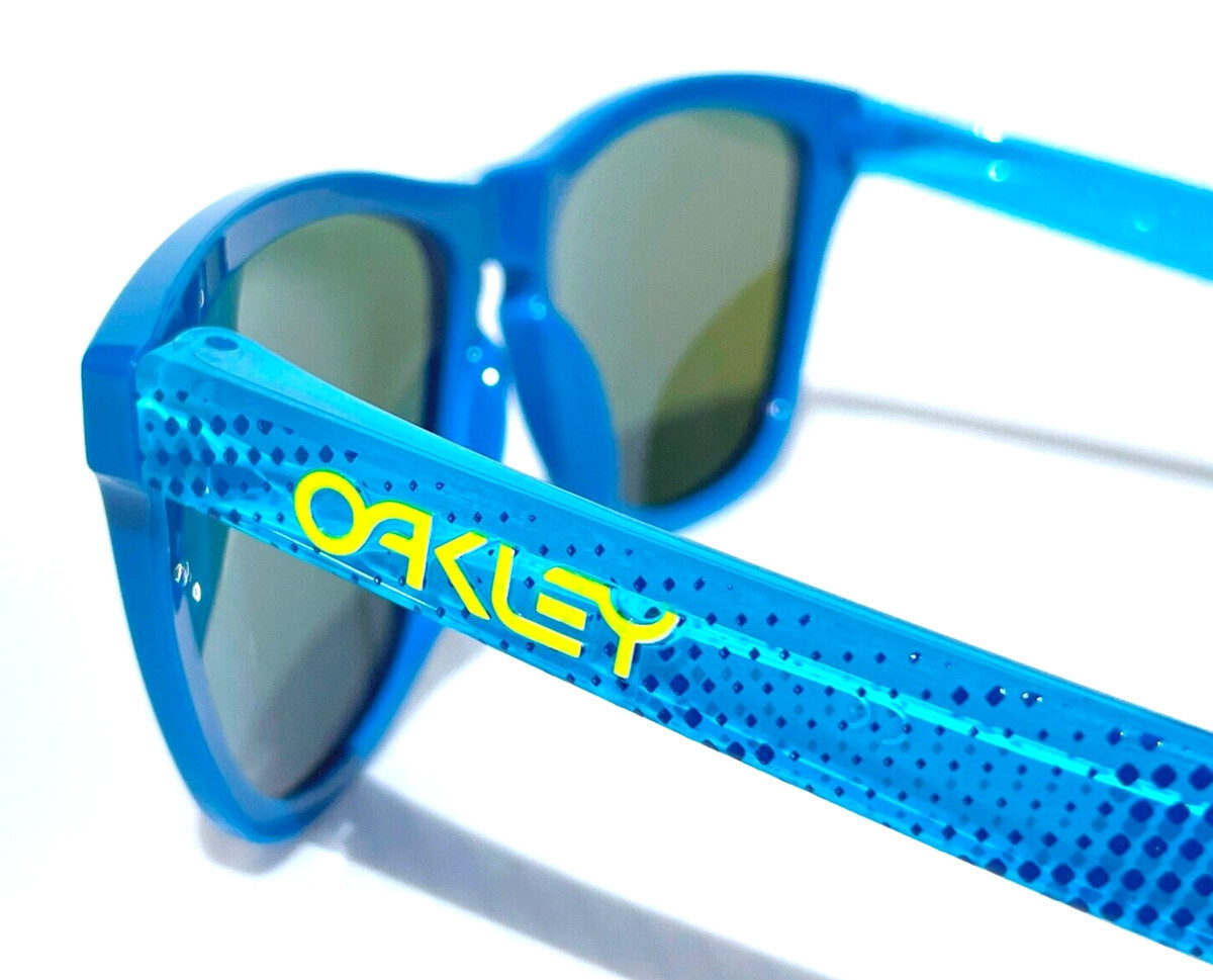 Oakley Origins Collection Frogskins Hi Res Polished Sapphire Oakley Origins Collection Frogskins Hi Res Polished Sapphire