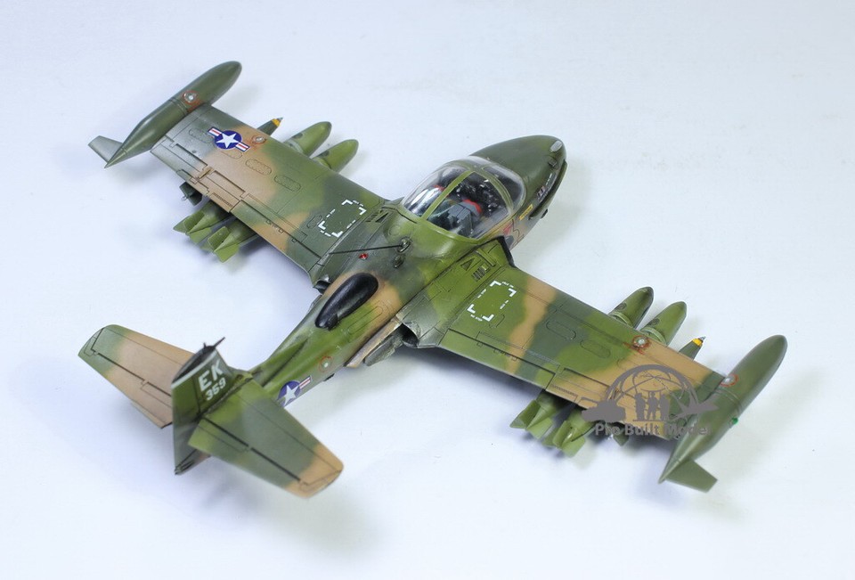 Modèle Réduit Avion Cessna A-37B Dragonfly USAF (Guerre Du Vietnam) - Échelle 1:72 - Déjà Construit Et Peint (Academy)
