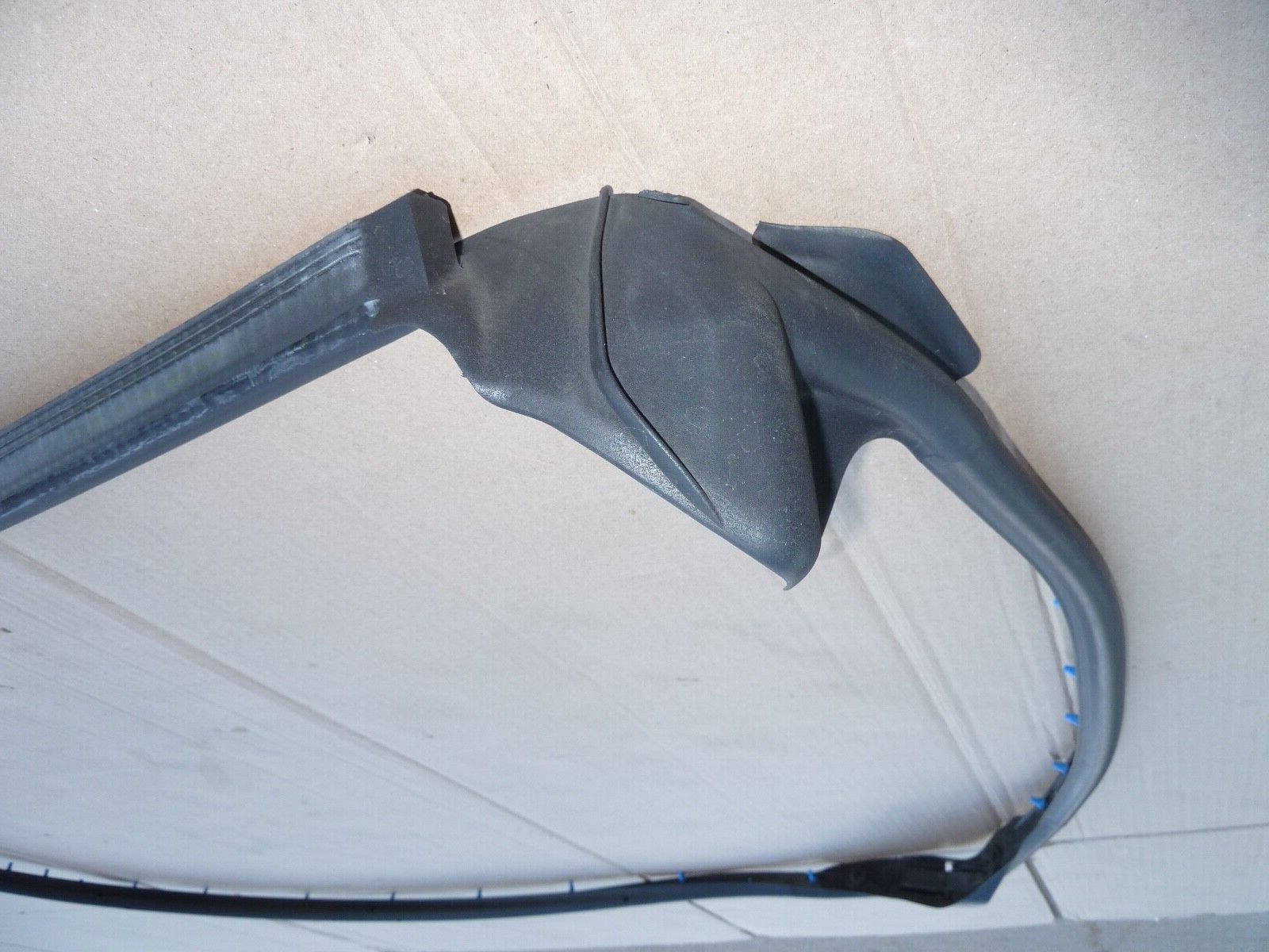 LAMBORGHINI HURACAN PASSENGERS DOOR RIGHT WEATHERSTRIP SEAL INNER GLASS SCRAPER
