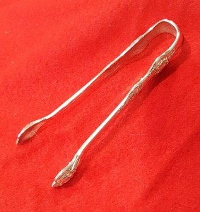 TIFFANY ENGLISH KING STERLING SILVER 4 1/4" SUGAR TONGS - NO MONOGRAM